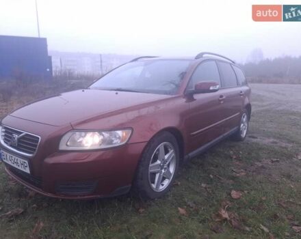 Красный Вольво В50, объемом двигателя 2 л и пробегом 244 тыс. км за 6200 $, фото 1 на Automoto.ua
