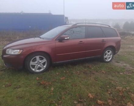 Красный Вольво В50, объемом двигателя 2 л и пробегом 244 тыс. км за 6200 $, фото 4 на Automoto.ua