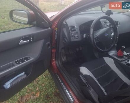 Красный Вольво В50, объемом двигателя 2 л и пробегом 244 тыс. км за 6200 $, фото 8 на Automoto.ua