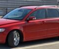 Красный Вольво В50, объемом двигателя 2.4 л и пробегом 302 тыс. км за 7400 $, фото 1 на Automoto.ua