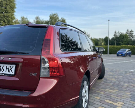 Красный Вольво В50, объемом двигателя 1.6 л и пробегом 297 тыс. км за 6700 $, фото 4 на Automoto.ua