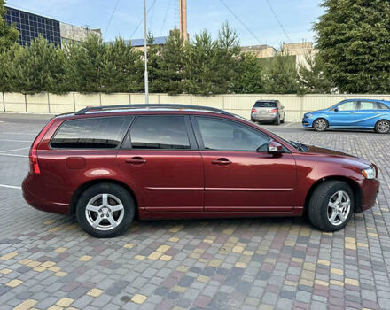 Красный Вольво В50, объемом двигателя 1.6 л и пробегом 297 тыс. км за 6700 $, фото 5 на Automoto.ua