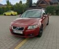 Красный Вольво В50, объемом двигателя 1.6 л и пробегом 211 тыс. км за 7400 $, фото 1 на Automoto.ua