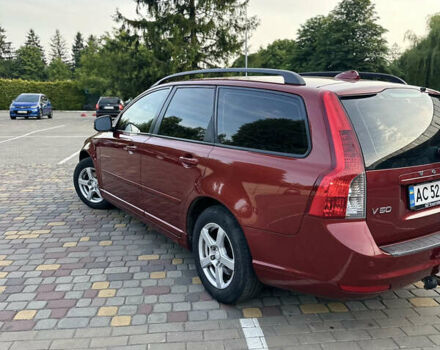 Красный Вольво В50, объемом двигателя 1.6 л и пробегом 297 тыс. км за 6700 $, фото 2 на Automoto.ua