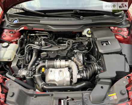 Червоний Вольво V50, об'ємом двигуна 1.6 л та пробігом 245 тис. км за 7850 $, фото 93 на Automoto.ua