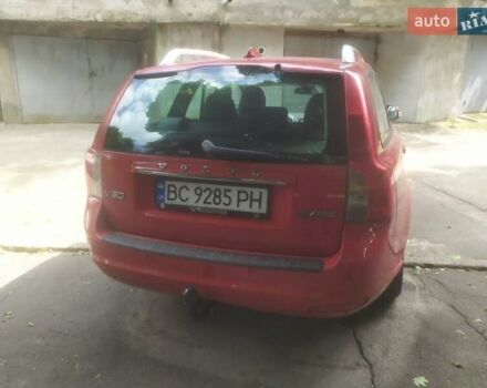 Красный Вольво В50, объемом двигателя 1.6 л и пробегом 312 тыс. км за 8350 $, фото 2 на Automoto.ua