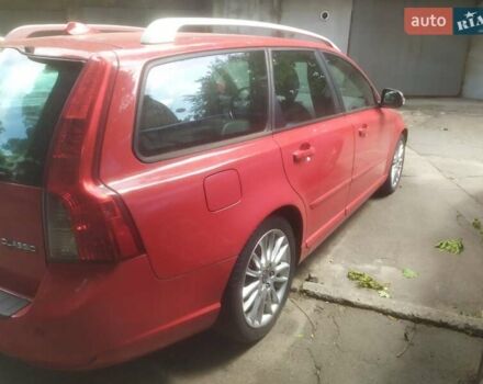 Красный Вольво В50, объемом двигателя 1.6 л и пробегом 312 тыс. км за 8350 $, фото 1 на Automoto.ua