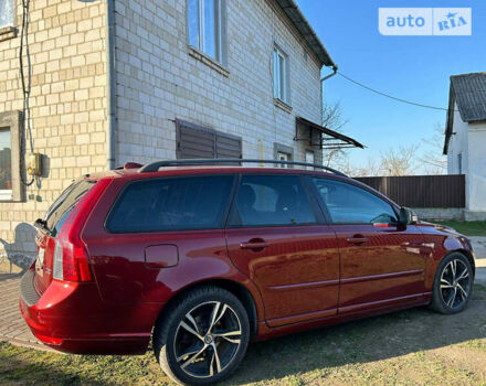 Красный Вольво В50, объемом двигателя 1.6 л и пробегом 190 тыс. км за 7200 $, фото 4 на Automoto.ua