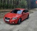 Красный Вольво В50, объемом двигателя 1.56 л и пробегом 200 тыс. км за 9000 $, фото 1 на Automoto.ua