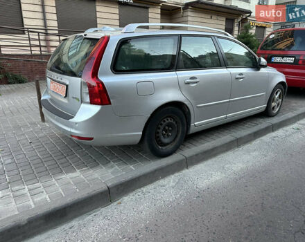 Красный Вольво В50, объемом двигателя 1.6 л и пробегом 220 тыс. км за 6500 $, фото 2 на Automoto.ua