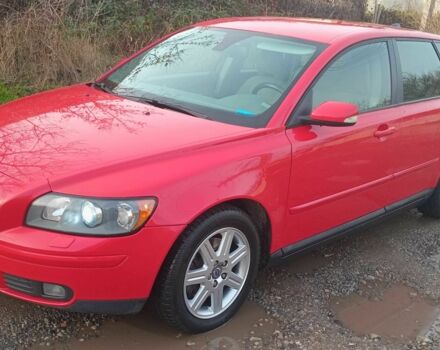 Красный Вольво В50, объемом двигателя 2 л и пробегом 230 тыс. км за 2500 $, фото 1 на Automoto.ua