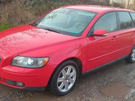 Червоний Вольво V50, об'ємом двигуна 2 л та пробігом 230 тис. км за 3500 $, фото 1 на Automoto.ua