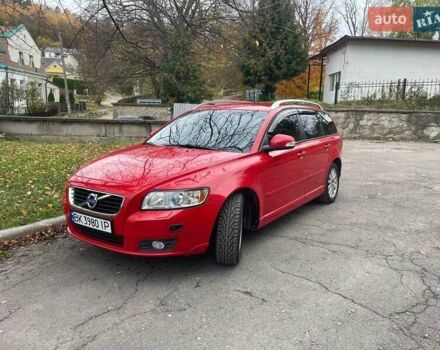 Красный Вольво В50, объемом двигателя 1.56 л и пробегом 265 тыс. км за 8200 $, фото 1 на Automoto.ua