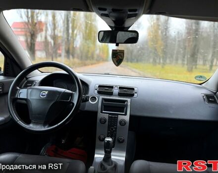 Вольво В50, объемом двигателя 2 л и пробегом 306 тыс. км за 2700 $, фото 6 на Automoto.ua