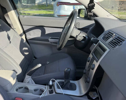 Вольво В50, объемом двигателя 1.8 л и пробегом 214 тыс. км за 5350 $, фото 3 на Automoto.ua