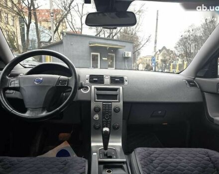 Вольво В50, объемом двигателя 2.4 л и пробегом 278 тыс. км за 6300 $, фото 6 на Automoto.ua