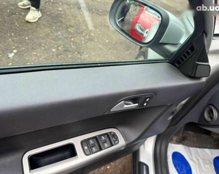 Вольво В50, объемом двигателя 2.4 л и пробегом 278 тыс. км за 6300 $, фото 15 на Automoto.ua