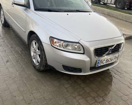 Вольво В50, объемом двигателя 1.56 л и пробегом 215 тыс. км за 6400 $, фото 1 на Automoto.ua