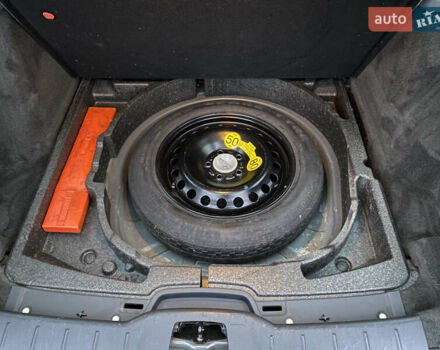 Вольво В50, объемом двигателя 1.6 л и пробегом 223 тыс. км за 7390 $, фото 34 на Automoto.ua