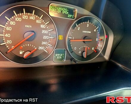 Вольво В50, объемом двигателя 1.6 л и пробегом 190 тыс. км за 10000 $, фото 4 на Automoto.ua