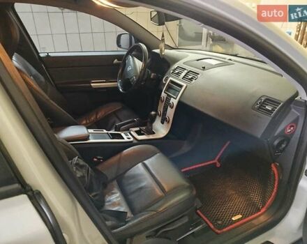 Вольво В50, объемом двигателя 1.56 л и пробегом 240 тыс. км за 8500 $, фото 17 на Automoto.ua