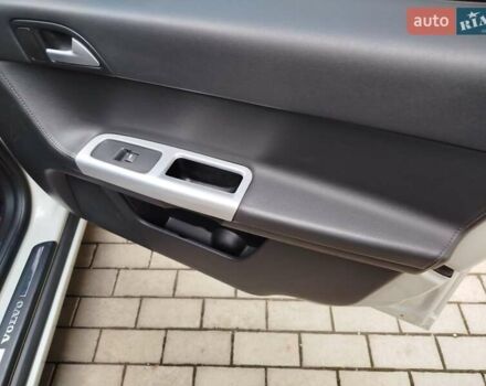 Вольво В50, объемом двигателя 1.56 л и пробегом 240 тыс. км за 8500 $, фото 30 на Automoto.ua