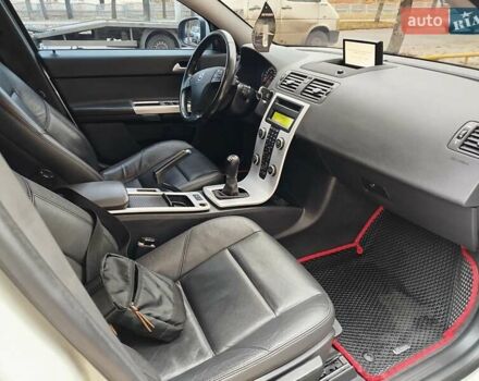 Вольво В50, объемом двигателя 1.56 л и пробегом 240 тыс. км за 8500 $, фото 33 на Automoto.ua