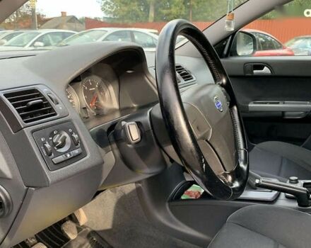 Вольво В50, объемом двигателя 1.6 л и пробегом 228 тыс. км за 8250 $, фото 14 на Automoto.ua