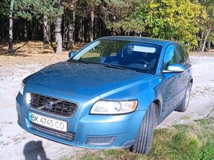 Вольво V50 2008 у Дубровице на Automoto.ua Вольво V50, об'ємом двигуна 2 л та пробігом 239 тис. км за 6200 $, фото 1 на Automoto.ua
