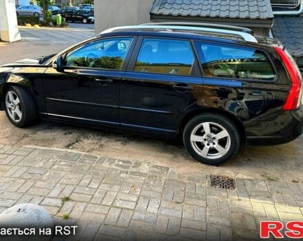 Вольво В50, объемом двигателя 1.6 л и пробегом 300 тыс. км за 7500 $, фото 1 на Automoto.ua