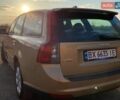 Желтый Вольво В50, объемом двигателя 1.6 л и пробегом 286 тыс. км за 6700 $, фото 5 на Automoto.ua