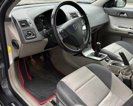 Сірий Вольво V50, об'ємом двигуна 2 л та пробігом 290 тис. км за 6400 $, фото 14 на Automoto.ua