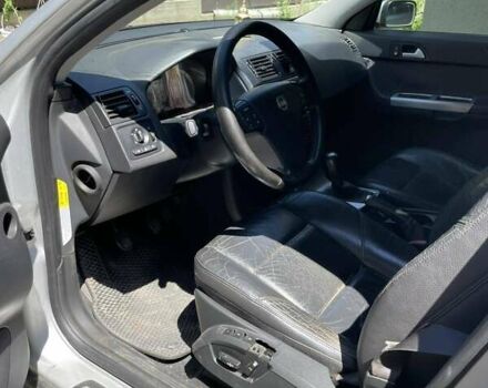 Серый Вольво В50, объемом двигателя 2 л и пробегом 400 тыс. км за 4200 $, фото 7 на Automoto.ua