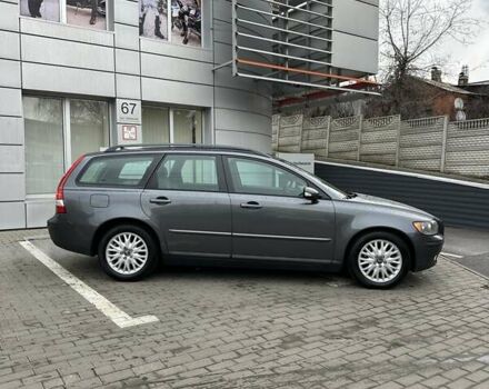 Сірий Вольво V50, об'ємом двигуна 2 л та пробігом 290 тис. км за 6400 $, фото 5 на Automoto.ua