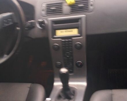 Серый Вольво В50, объемом двигателя 2 л и пробегом 370 тыс. км за 5200 $, фото 1 на Automoto.ua