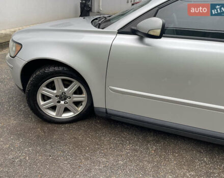 Серый Вольво В50, объемом двигателя 2 л и пробегом 360 тыс. км за 5200 $, фото 4 на Automoto.ua