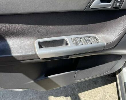 Серый Вольво В50, объемом двигателя 2 л и пробегом 400 тыс. км за 4200 $, фото 6 на Automoto.ua