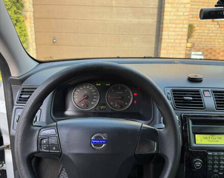 Сірий Вольво V50, об'ємом двигуна 2 л та пробігом 305 тис. км за 4900 $, фото 10 на Automoto.ua