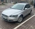 Серый Вольво В50, объемом двигателя 2 л и пробегом 350 тыс. км за 4200 $, фото 1 на Automoto.ua