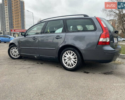 Серый Вольво В50, объемом двигателя 2 л и пробегом 283 тыс. км за 2850 $, фото 3 на Automoto.ua