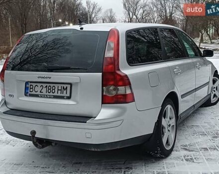 Сірий Вольво V50, об'ємом двигуна 2 л та пробігом 385 тис. км за 4650 $, фото 4 на Automoto.ua