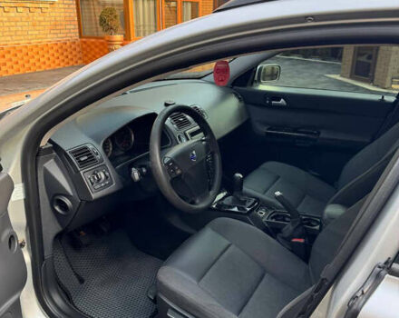 Сірий Вольво V50, об'ємом двигуна 2 л та пробігом 305 тис. км за 4900 $, фото 11 на Automoto.ua