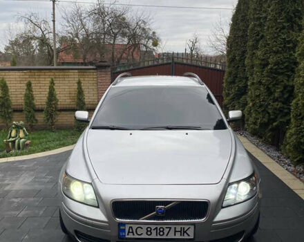Сірий Вольво V50, об'ємом двигуна 2 л та пробігом 305 тис. км за 4900 $, фото 1 на Automoto.ua