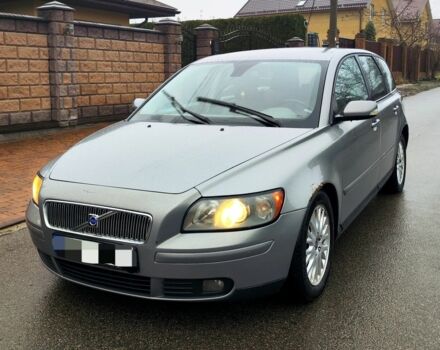 Серый Вольво В50, объемом двигателя 2 л и пробегом 370 тыс. км за 2800 $, фото 1 на Automoto.ua