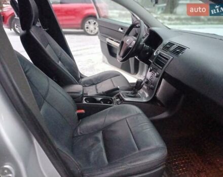 Сірий Вольво V50, об'ємом двигуна 2 л та пробігом 385 тис. км за 4650 $, фото 20 на Automoto.ua