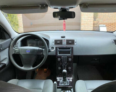 Сірий Вольво V50, об'ємом двигуна 2 л та пробігом 305 тис. км за 4900 $, фото 9 на Automoto.ua