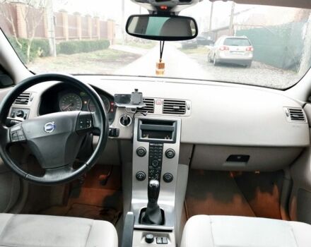 Серый Вольво В50, объемом двигателя 2 л и пробегом 370 тыс. км за 2800 $, фото 5 на Automoto.ua