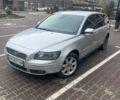 Серый Вольво В50, объемом двигателя 2 л и пробегом 350 тыс. км за 4200 $, фото 1 на Automoto.ua