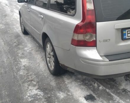 Серый Вольво В50, объемом двигателя 2 л и пробегом 370 тыс. км за 5200 $, фото 3 на Automoto.ua
