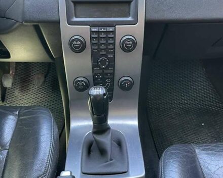 Серый Вольво В50, объемом двигателя 2 л и пробегом 400 тыс. км за 4200 $, фото 5 на Automoto.ua